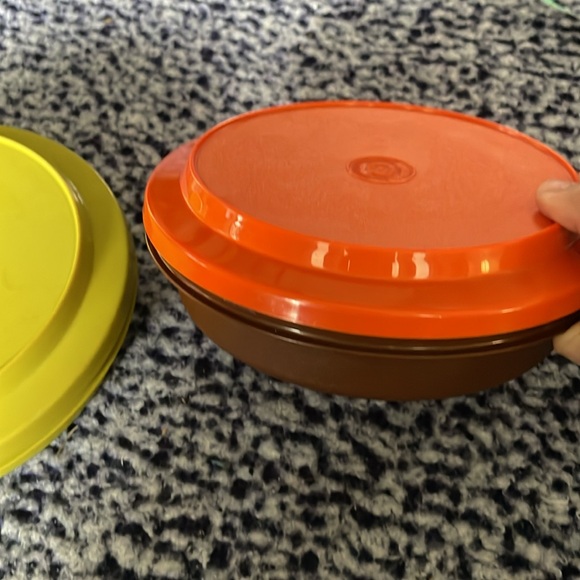 Vintage Tupperware cereal bowl with lids - Picture 9 of 10